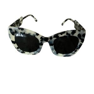 AMBITIOUS Marble frame + Black lenses Supernormal  NWOT